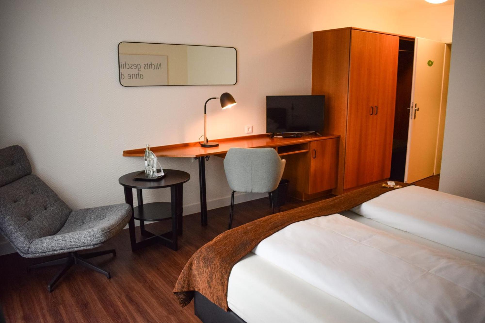 Landhotel Rügheim エクステリア 写真