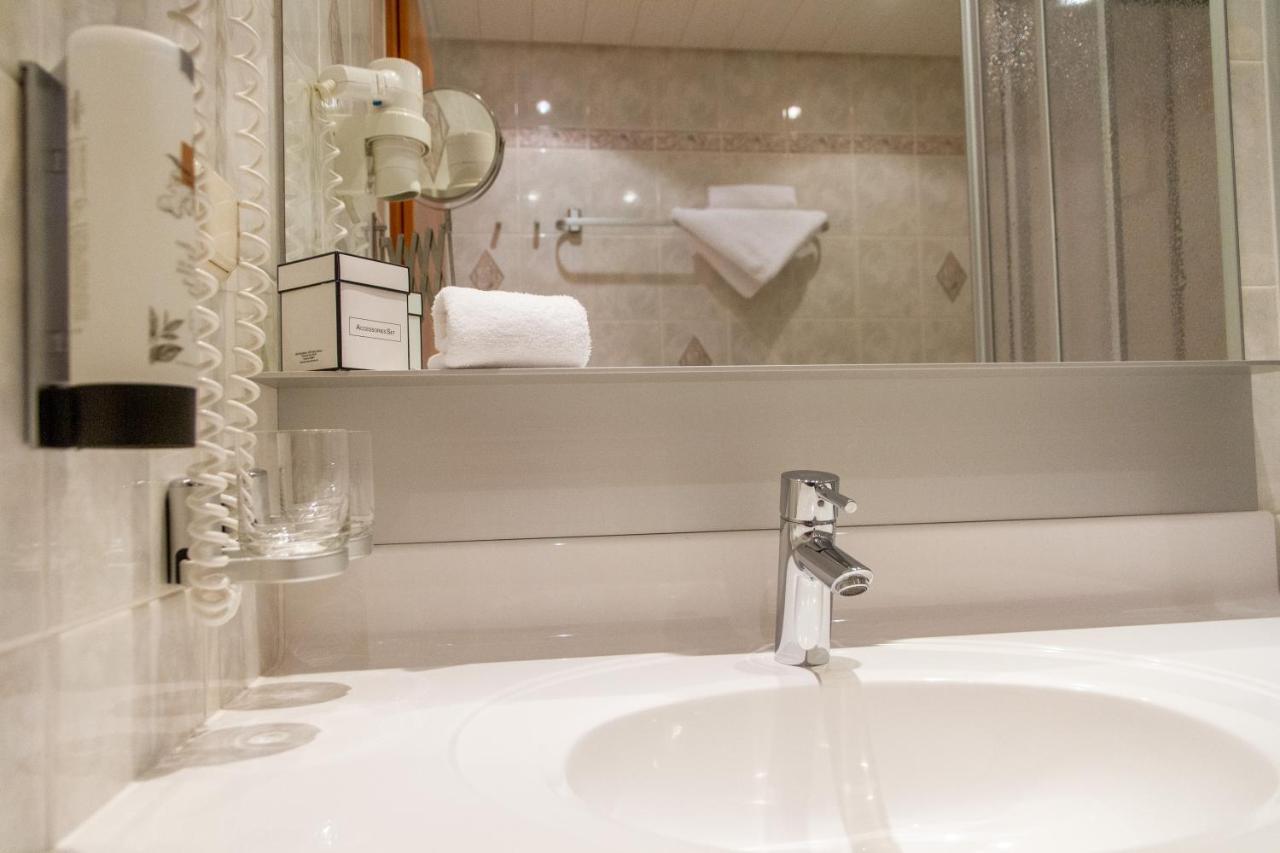 Landhotel Rügheim エクステリア 写真